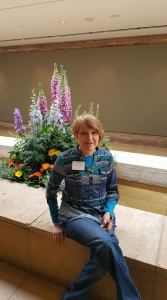 woman, seminar, Chicago Botanical Gardens, flowers, planter, Designs for Healing, sitting